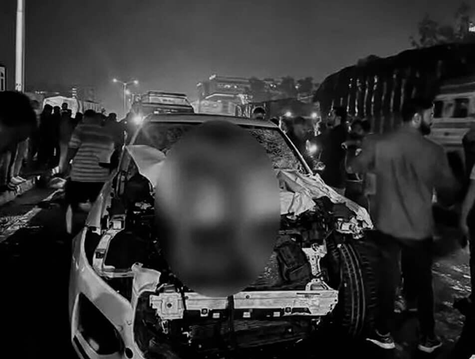 Ahmedabad Accident : जगुआर कार ने भीड़ को रौंदा, 9 की मौके पर मौत, 15 लोग घायल